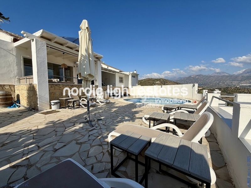 3 villas de lujo con 14 dormitorios,11 baños y 3 piscinas