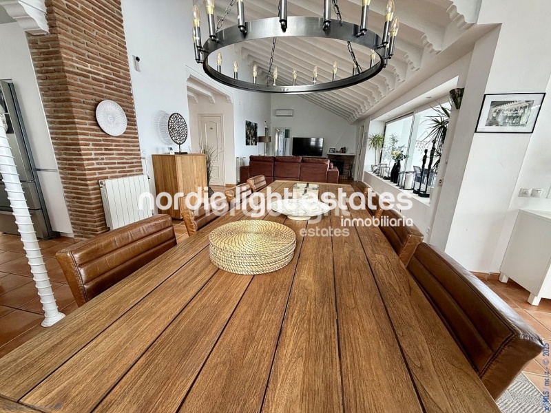 3 villas de lujo con 14 dormitorios,11 baños y 3 piscinas