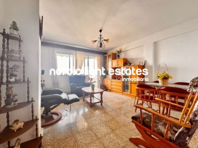 Amplio piso 3 dormitorios para reformar