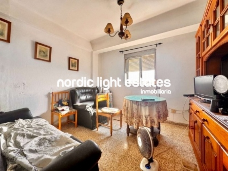 Amplio piso 3 dormitorios para reformar