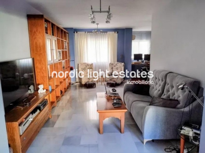 Amplio y luminoso piso en Limonar Alto