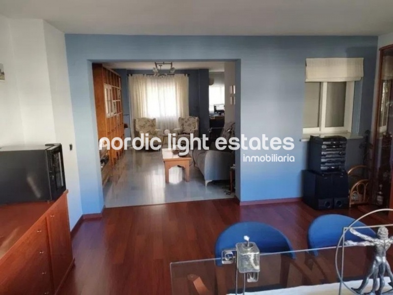 Amplio y luminoso piso en Limonar Alto