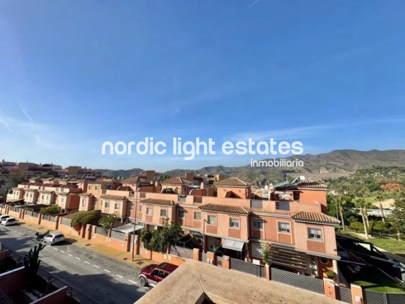 Bonita casa adosada con 2 plazas de garaje