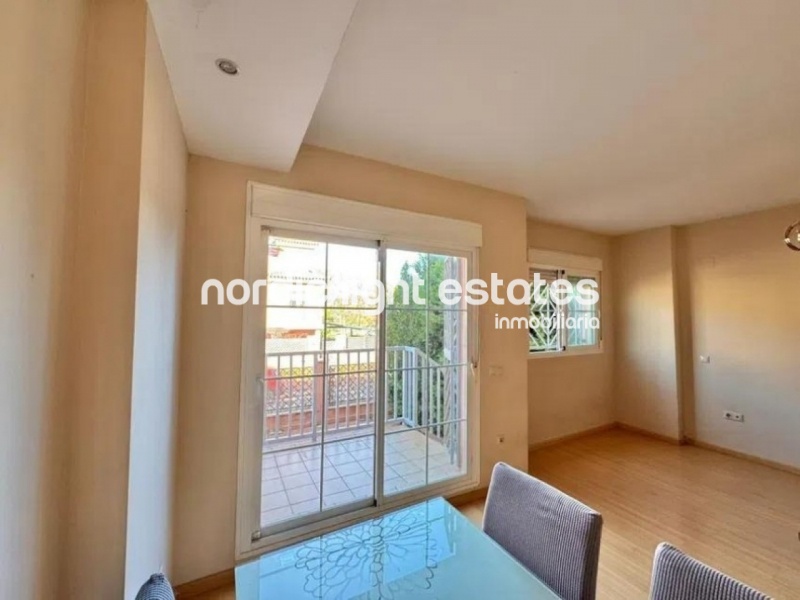 Bonita casa adosada con 2 plazas de garaje