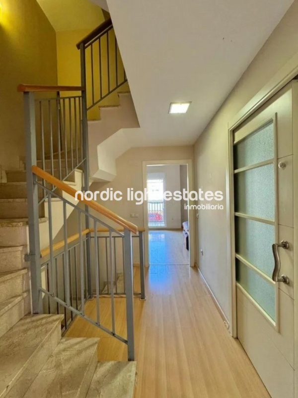 Bonita casa adosada con 2 plazas de garaje