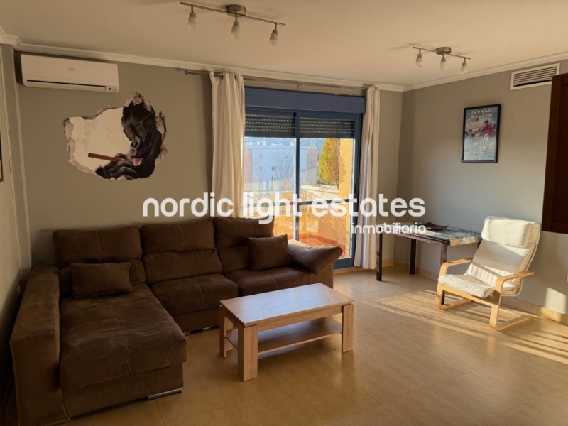 Estupendo apartamento con plaza de garaje privada