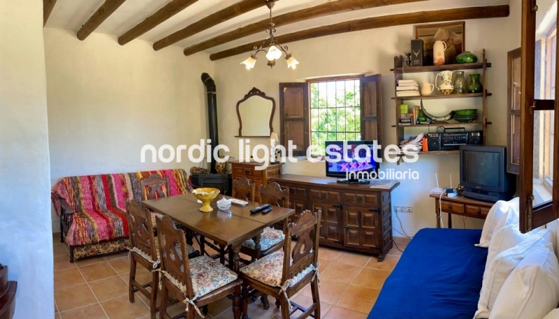 Linda casa de campo, posibilidad de ampliación legal