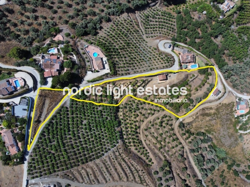 Linda casa de campo, posibilidad de ampliación legal