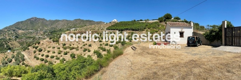 Linda casa de campo, posibilidad de ampliación legal