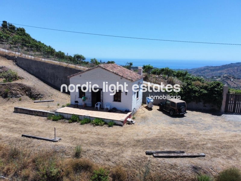 Linda casa de campo, posibilidad de ampliación legal