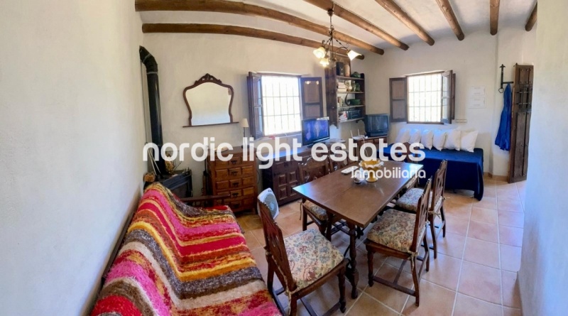 Linda casa de campo, posibilidad de ampliación legal