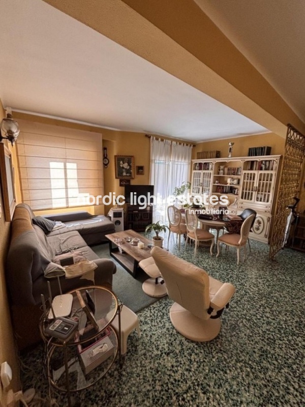 Piso muy próximo al Hospital Civil de Málaga