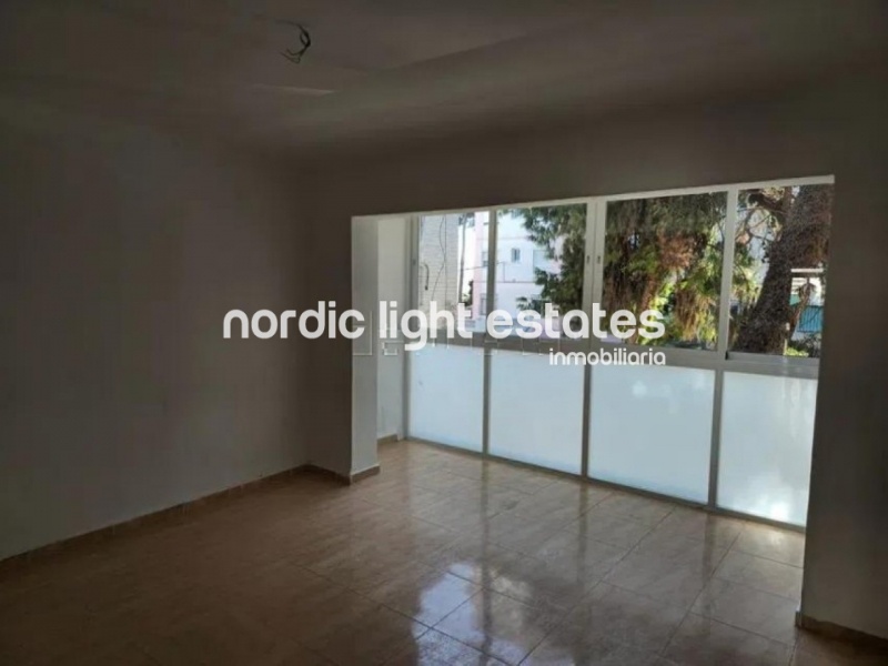 Functional apartment, highly convenient location 