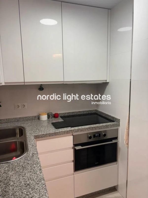 Modern studio refurbished with high quality materials 