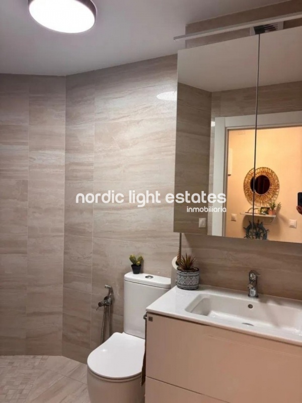 Modern studio refurbished with high quality materials 