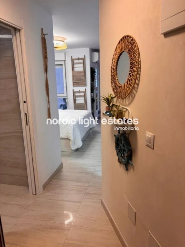 Modern studio refurbished with high quality materials 