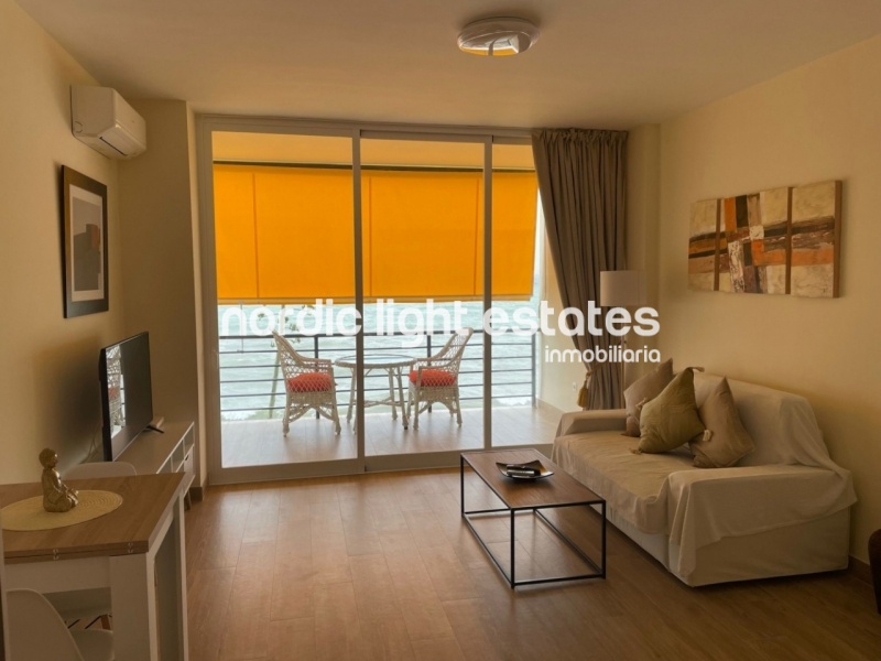 Primera línea de la playa. Estudio con plaza de parking