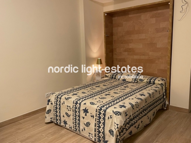 Primera línea de la playa. Estudio con plaza de parking