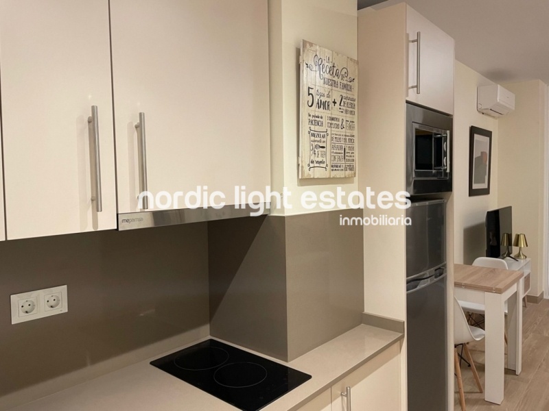 Primera línea de la playa. Estudio con plaza de parking