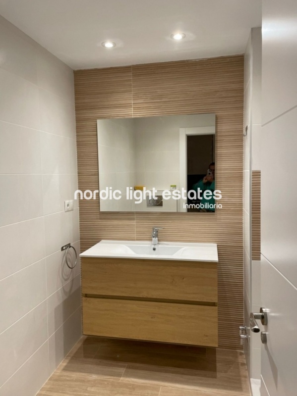 Primera línea de la playa. Estudio con plaza de parking