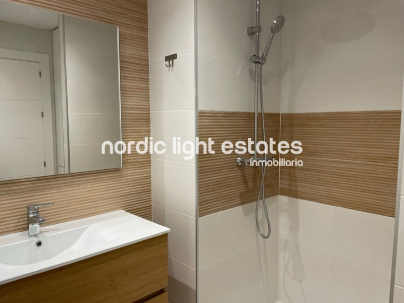 Primera línea de la playa. Estudio con plaza de parking