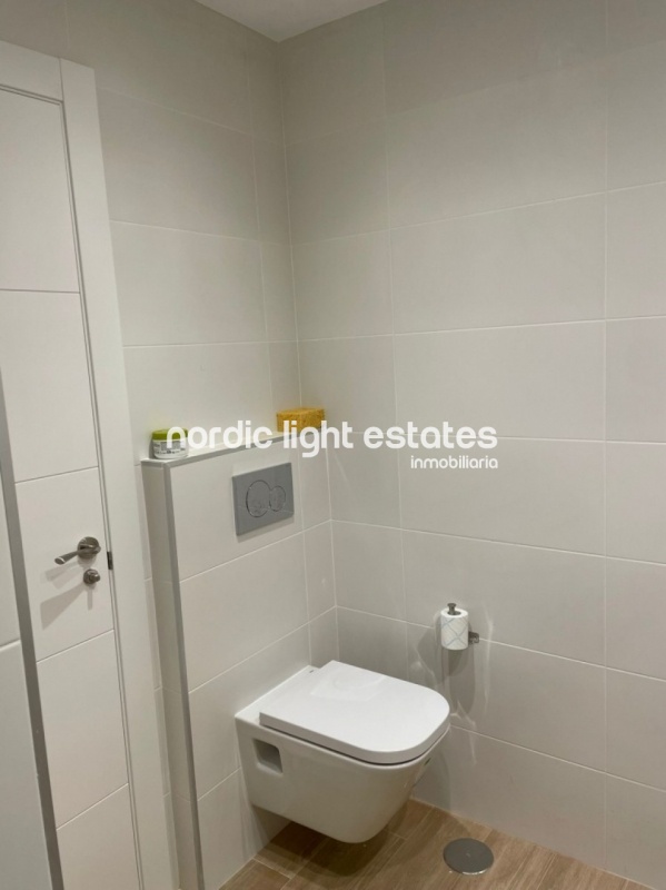 Primera línea de la playa. Estudio con plaza de parking