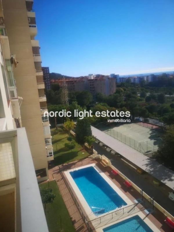 Bonito piso 4 dormitorios, 2 baños, piscina