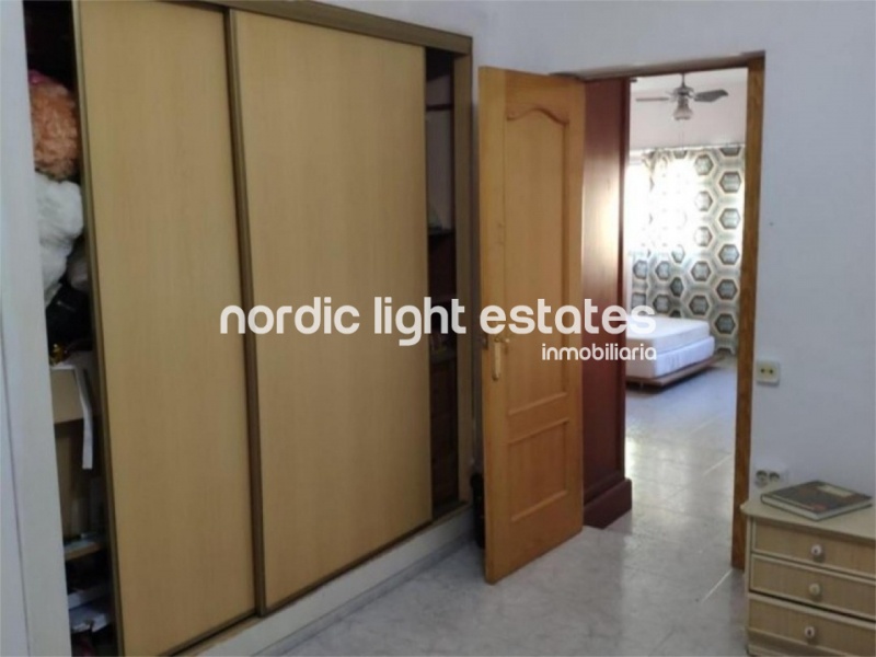 Gran casa adosada al sur de 4 dormitorios y cochera