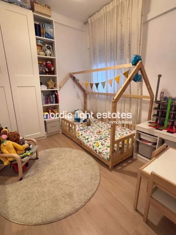 Elegante piso reformado en planta alta