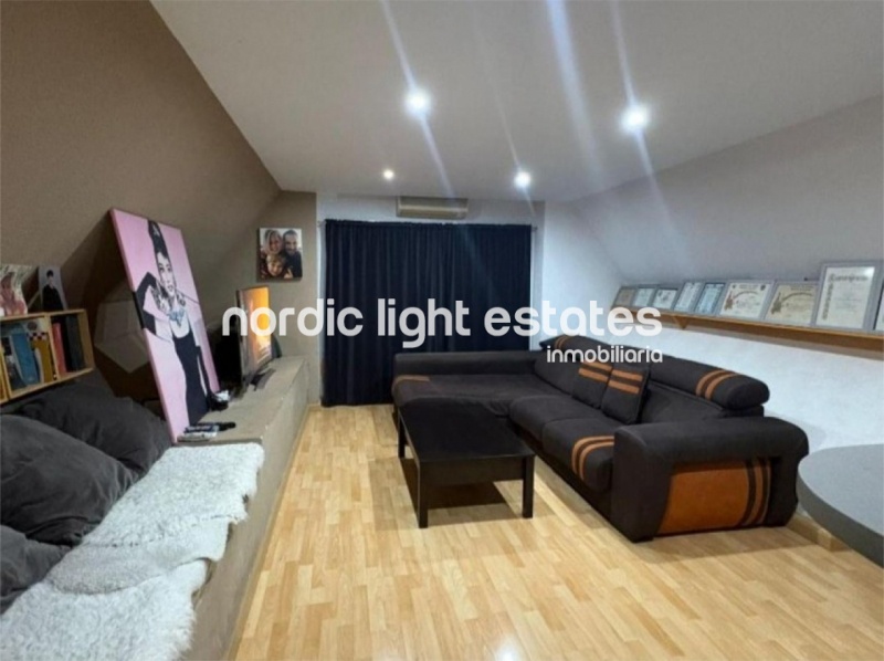 Elegante dúplex al sur reformado