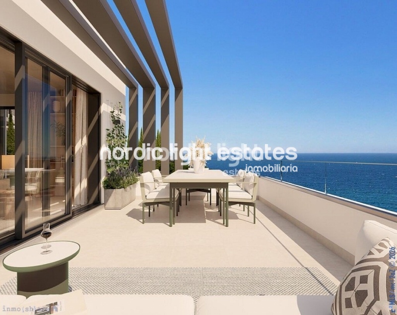 Primera linea de la playa. Villas a estrenar