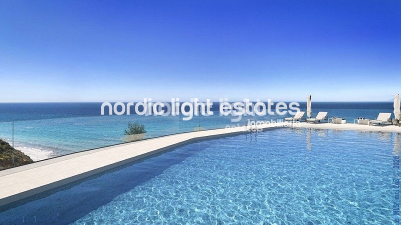 Primera linea de la playa. Villas a estrenar