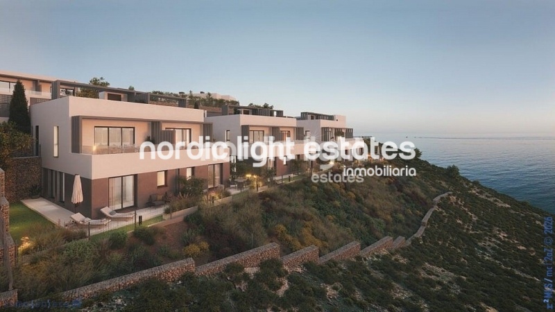 Primera linea de la playa. Villas a estrenar