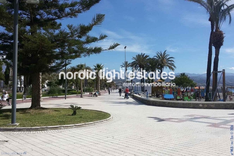 Lovely apartment with parking space only 30 metres to the beach 