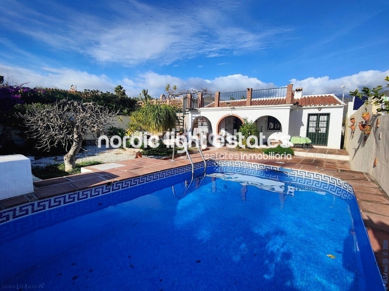 Gran oportunidad. Casa de campo muy muy cerca de Nerja