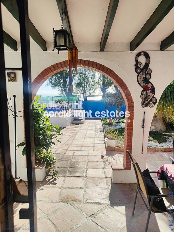 Gran oportunidad. Casa de campo muy muy cerca de Nerja