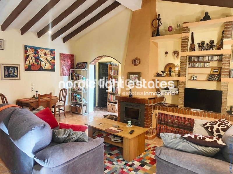 Gran oportunidad. Casa de campo muy muy cerca de Nerja