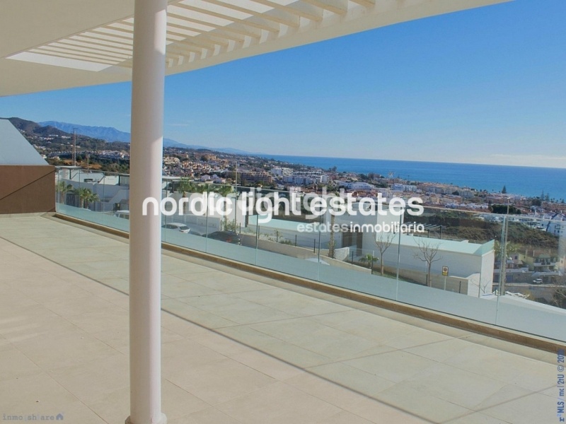 Impresionate apartamento a estrenar con vistas panorámicas al mar