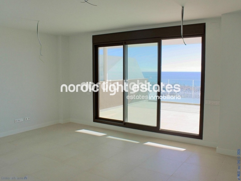 Impresionate apartamento a estrenar con vistas panorámicas al mar
