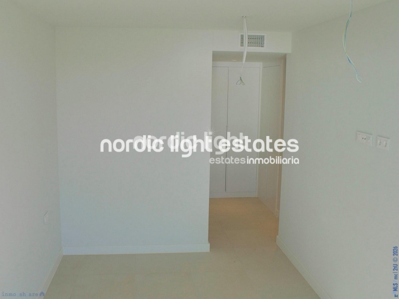 Impresionate apartamento a estrenar con vistas panorámicas al mar