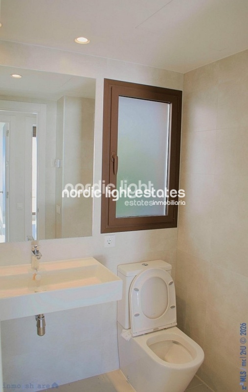 Impresionate apartamento a estrenar con vistas panorámicas al mar