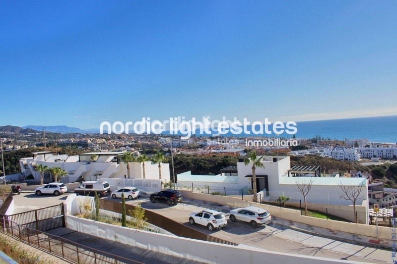Impresionate apartamento a estrenar con vistas panorámicas al mar