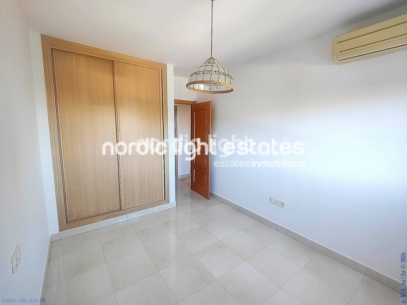 Amplio piso en centro, con plaza de parking y trastero