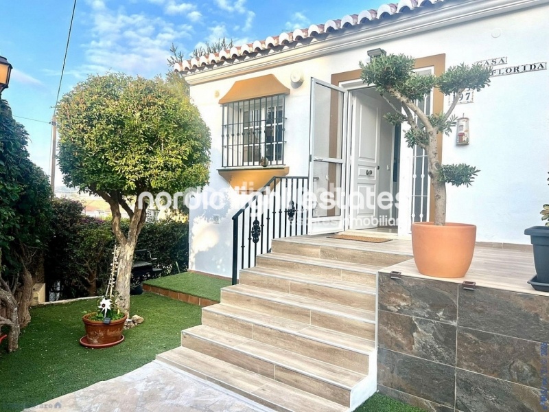 Preciosa villa en Rivera de Trayamar 