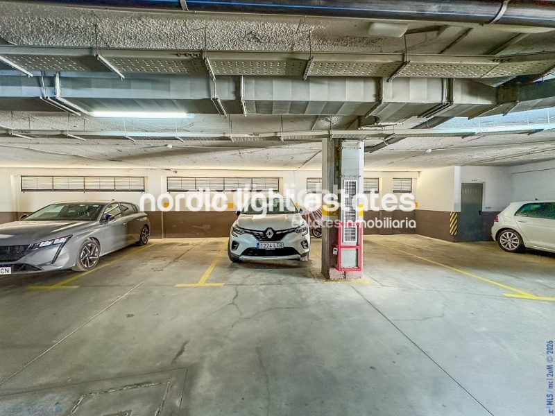 Moderno apartamento con impresionantes vistas panorámicas al mar