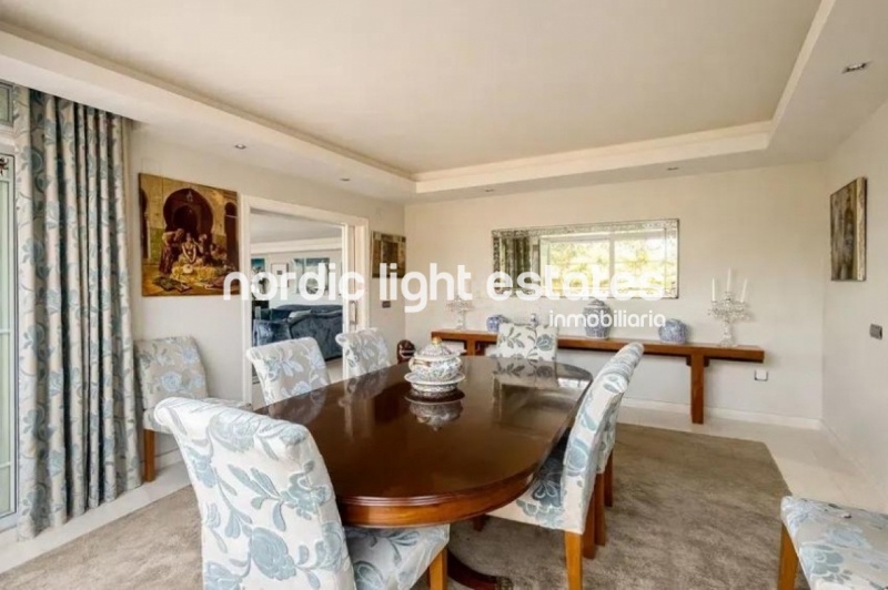 Stunning semi-detached villa with panoramic views 