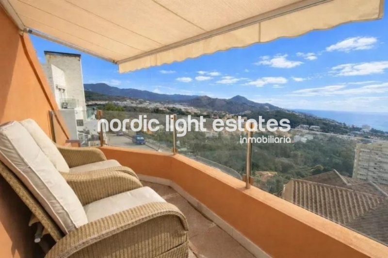 Stunning semi-detached villa with panoramic views 