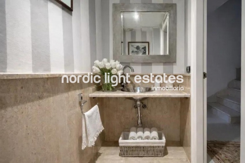 Stunning semi-detached villa with panoramic views 