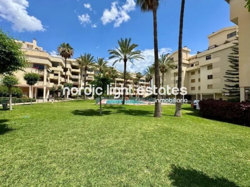 Fantástico apartamento rn primera línea de la playa en La Carihuela