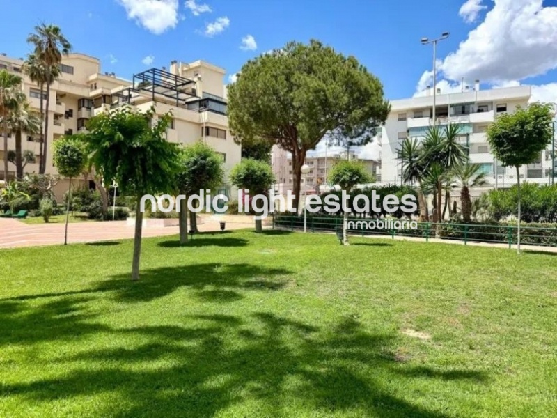 Fantástico apartamento rn primera línea de la playa en La Carihuela